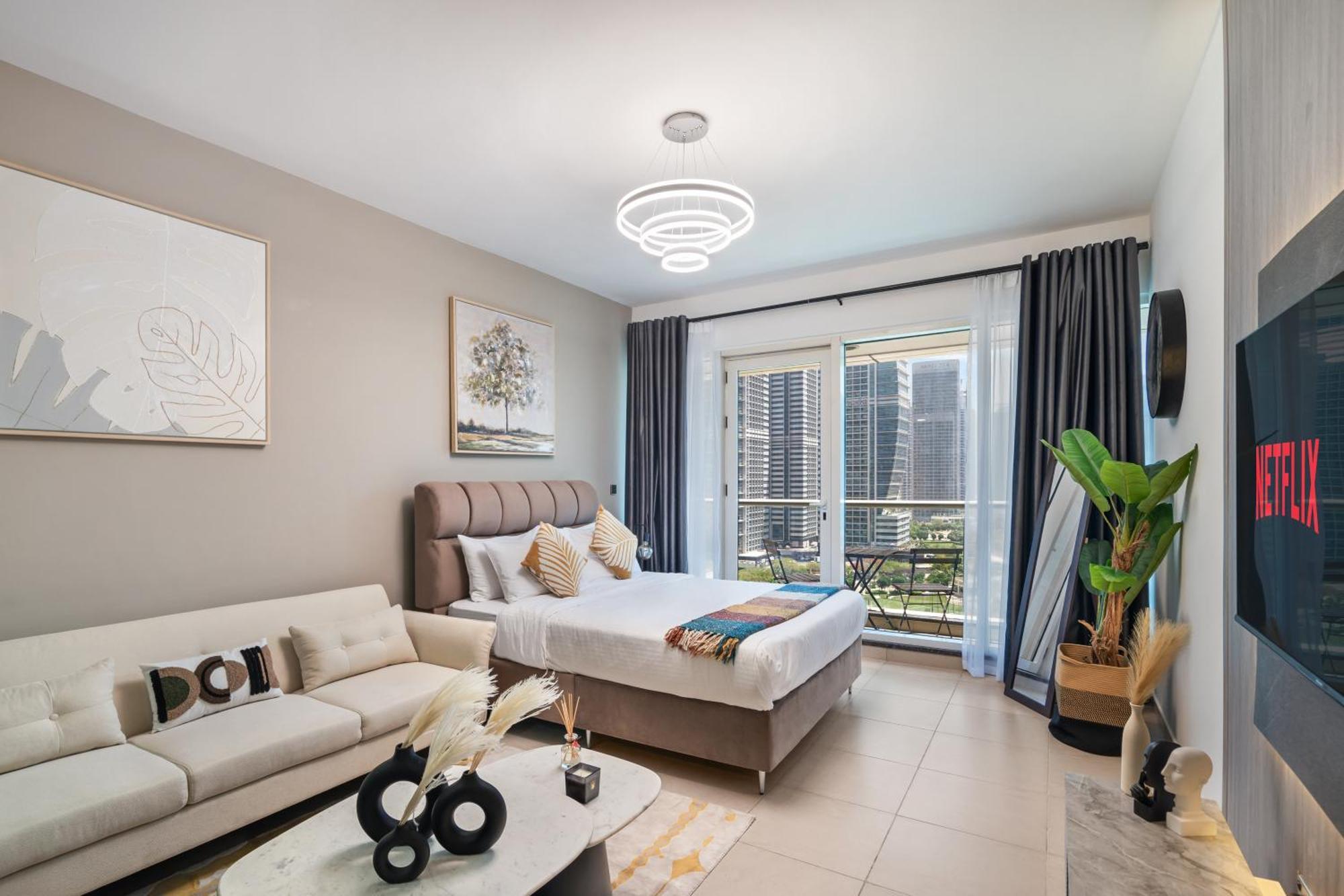 Furnished In Arch Tower, Jlt Near Metro *